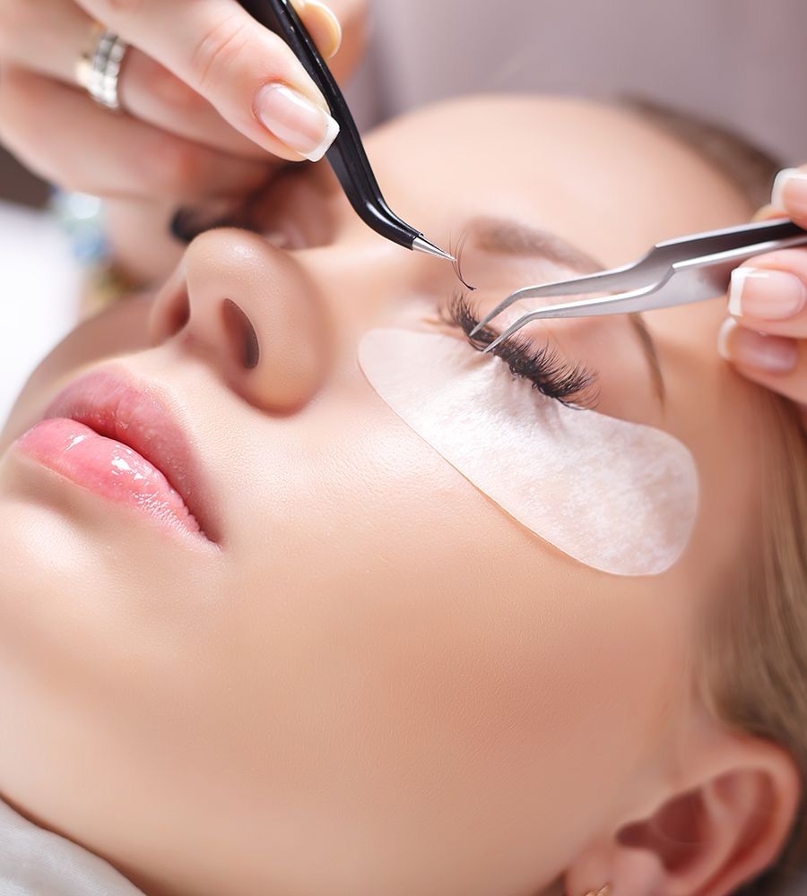 Eyebrows and eyelashes service